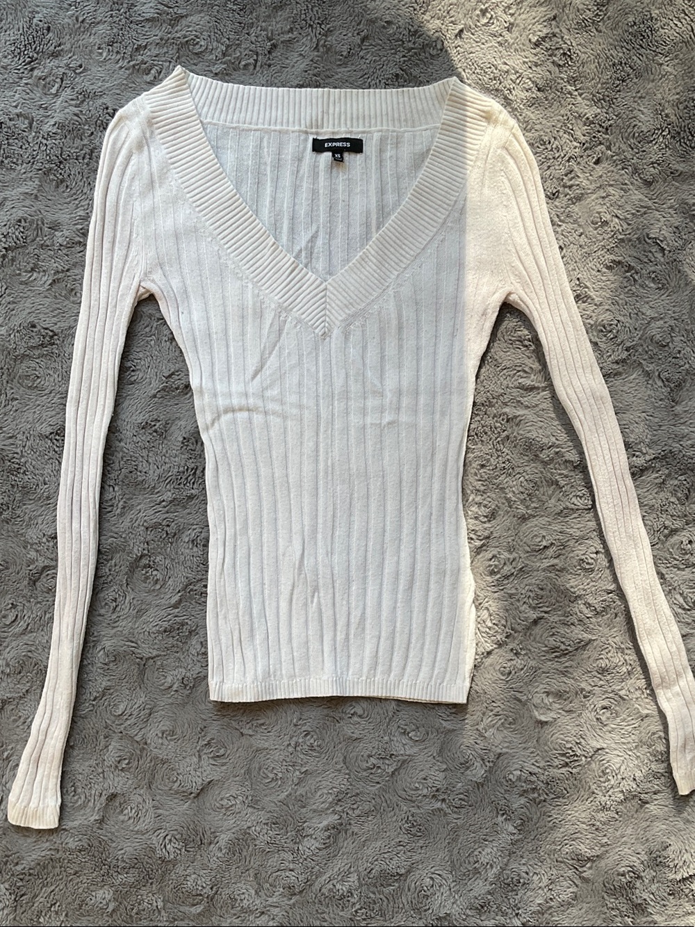 Express Women's Cream Ribbed V-Neck Slim Sweater